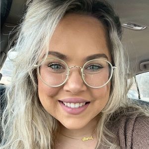 Meet your Posher, Janelle